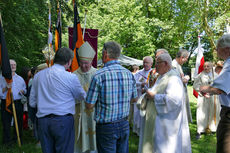 Festgottesdienst zum 1.000 Todestag des Heiligen Heimerads auf dem Hasunger Berg (Foto: Karl-Franz Thiede) Festgottesdienst zum 1.000 Todestag des Heiligen Heimerads auf dem Hasunger Berg (Foto: Karl-Franz Thiede)